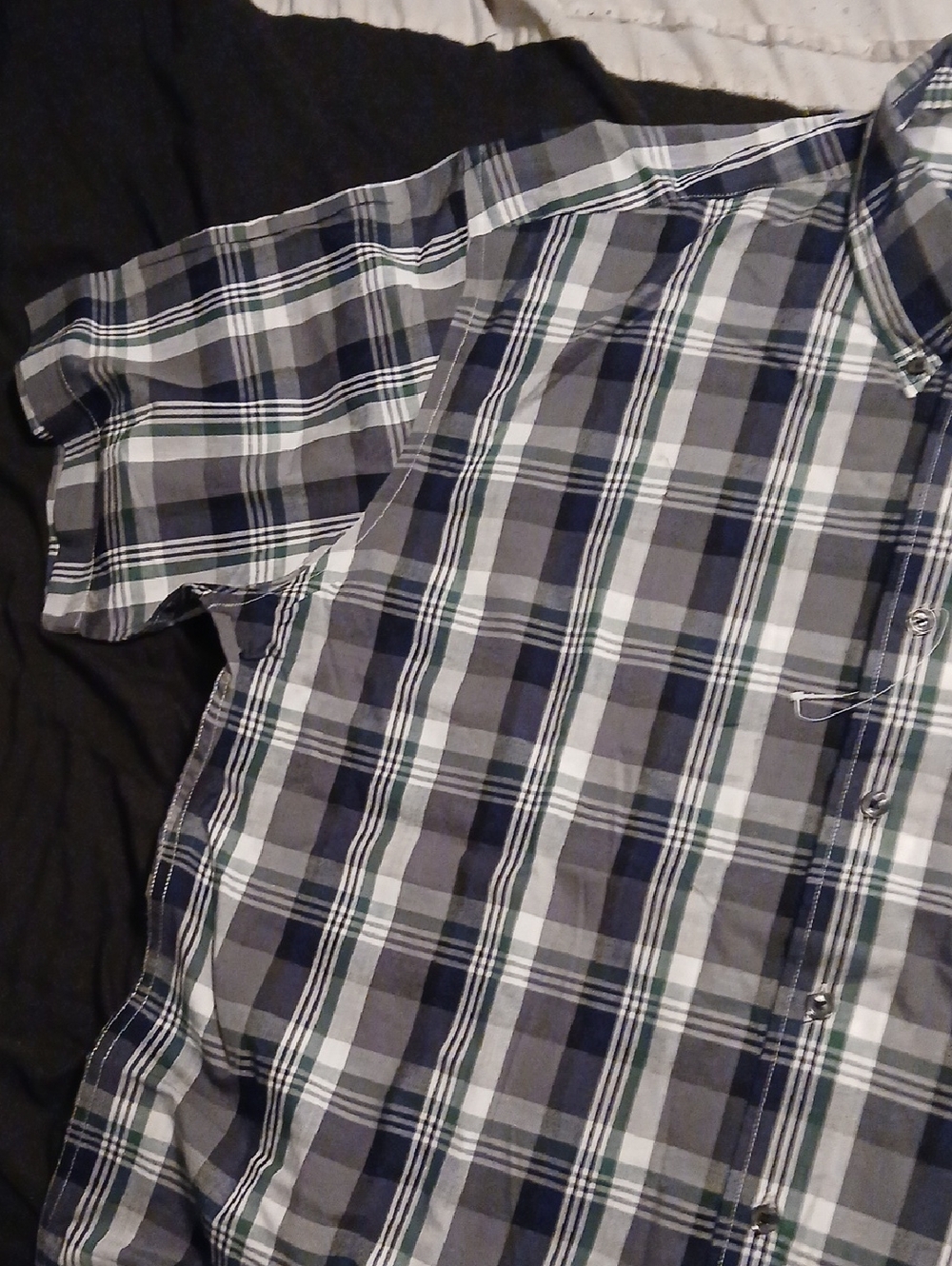 Men’s Black And Gray Plaid Button Down Shirt Short Sleeve New Without Tags - Picture 2 of 5